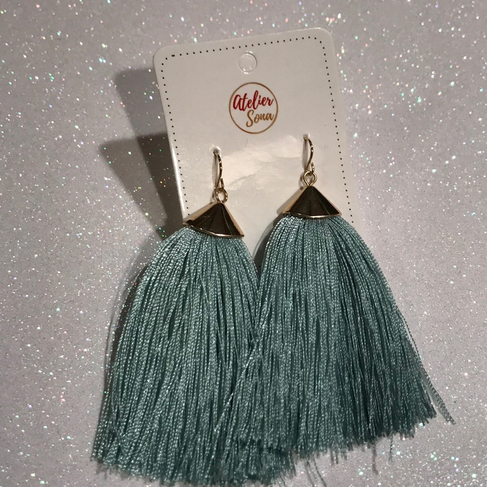 GORGEOUS BRUSHED GOLD CAP TEAL TASSEL EARRINGS!!